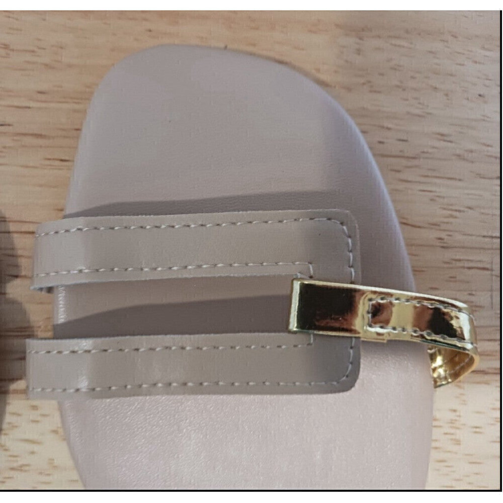 Beach Sandals In Beige - Picture 5 of 6
